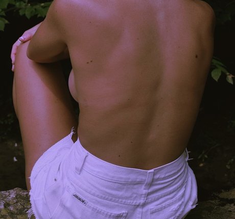 Casey Nixon 完璧なスター 写真