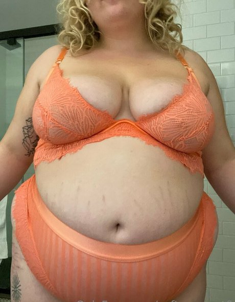 セレブヌードオンリーファンズ アダルト 写真