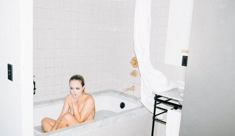 Jordan Bunniie ポルノモデル 写真