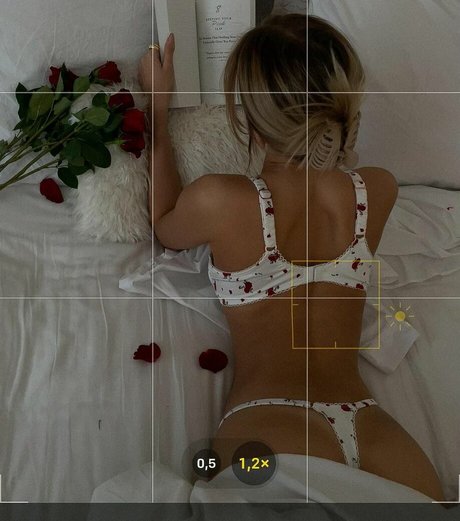 Sophie schnr ヌード女優 写真