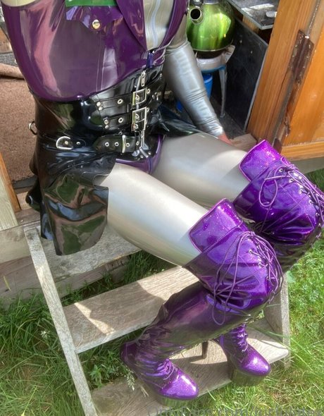 luciulatex ポルノスター 写真