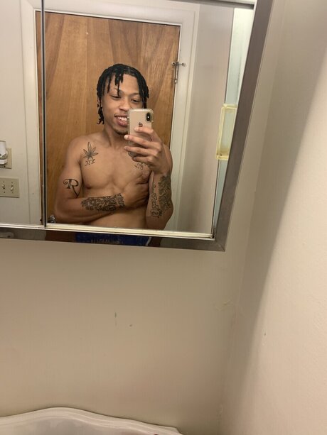 Javon Robinson エロティックモデル 写真