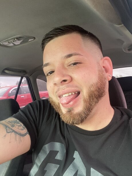 Nando Santiago ホットスター 写真