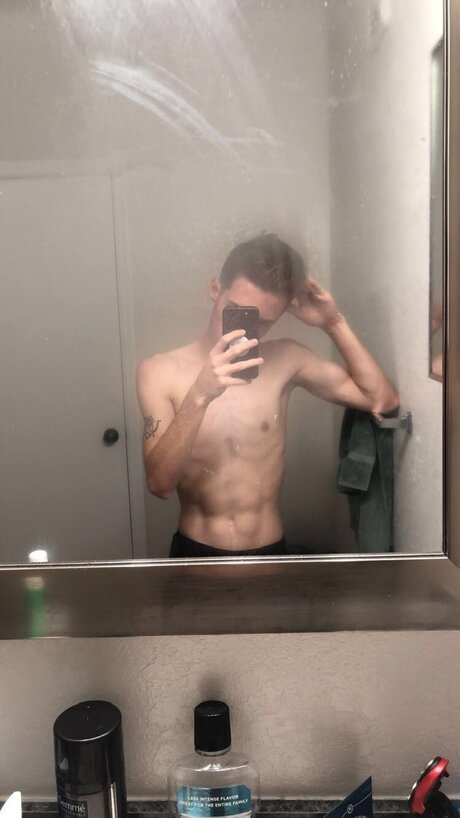 Trent 美しいポルノスター 写真