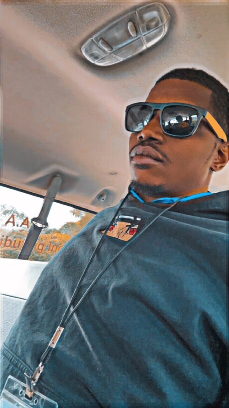 BigDogMeechie アダルトスター 写真