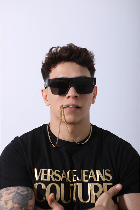 Nicolas Akcay xxxモデル 写真