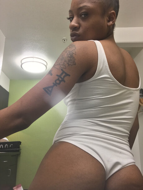 Monea Brown 高品質女優 写真
