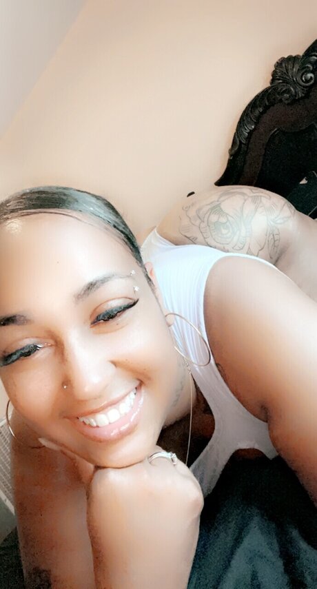 Lightskin スター ヌード 写真