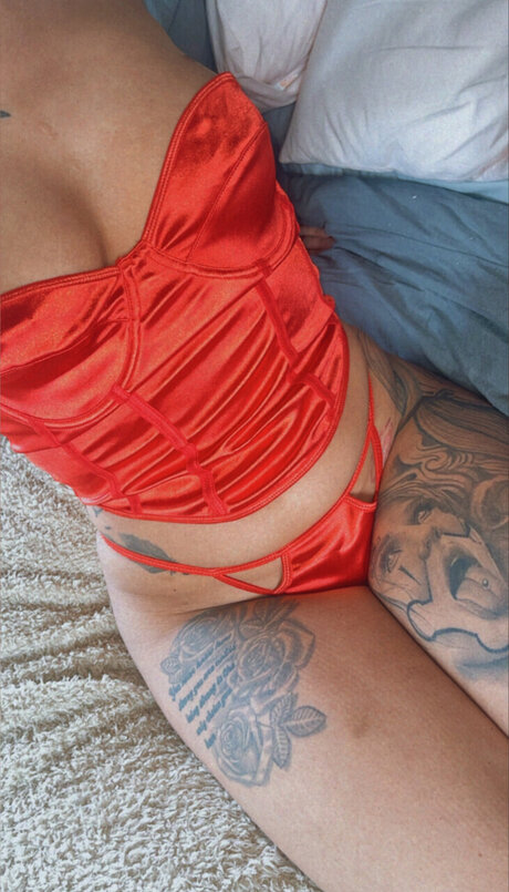 Babygirl セクシーなポルノスター 写真