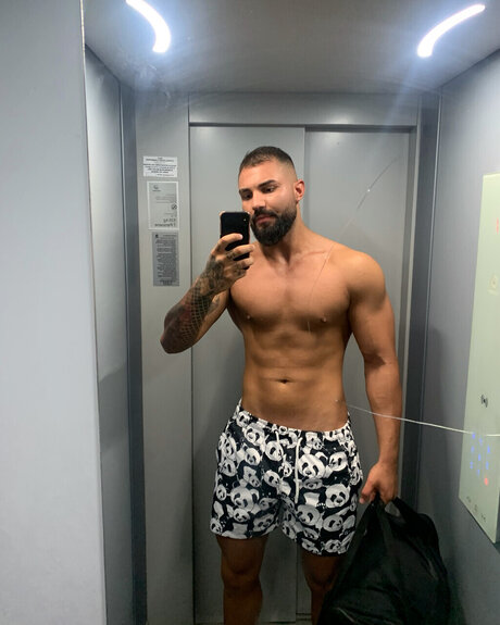 Marc Darius 裸のモデル 写真