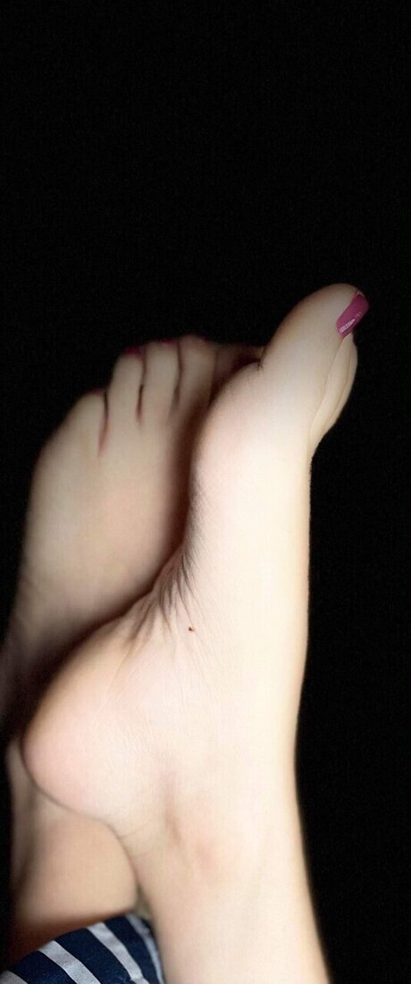 Pretty little feet ポルノスター ホット 写真