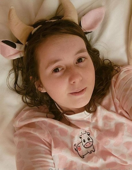 ティックトックスター オンリーファンズ セックス 画像
