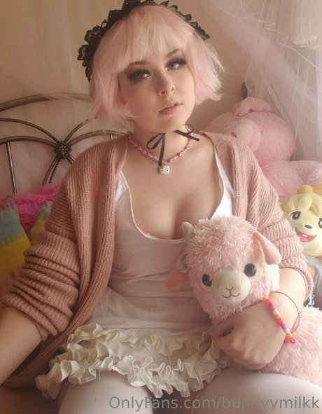 bunnyymilkk ポルノスター 美しい 写真