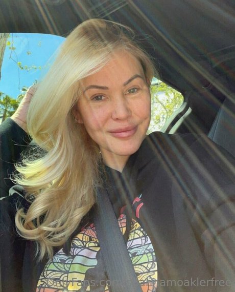 shannamoaklerfree 裸のスター 写真
