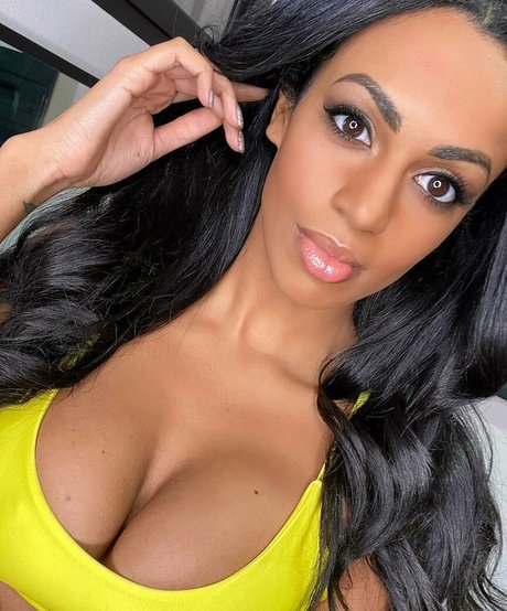 Michelle Bassetti アートモデル 画像