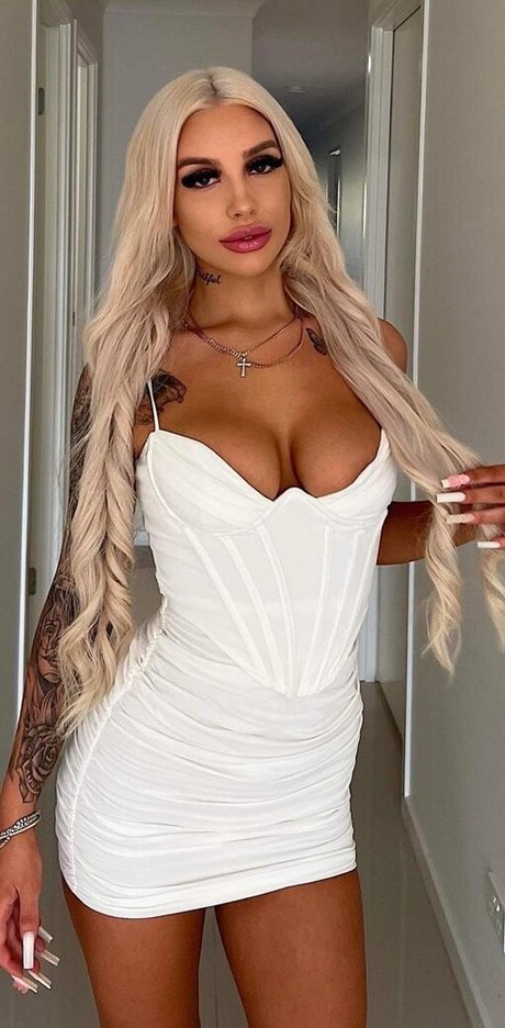 C harlixe 裸の女優 画像