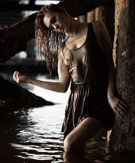 Tasya Teles xxxモデル 画像