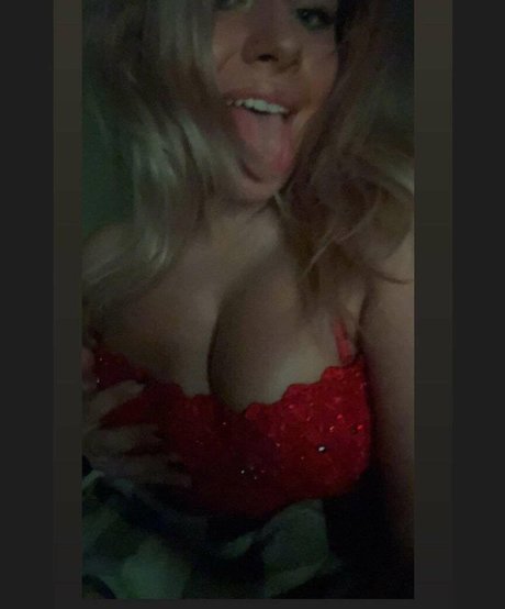 Mackenzie Spohn ポルノスター セックス 画像