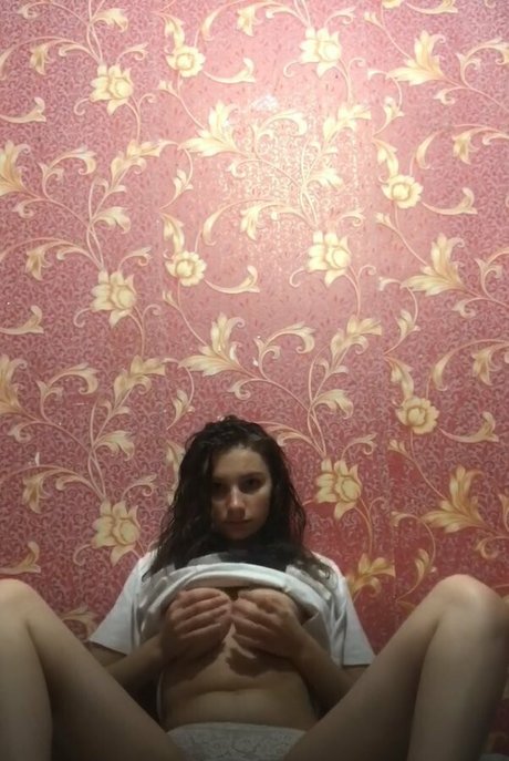 karina raspberry 裸モデル 画像
