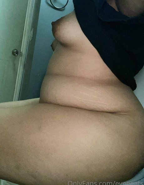 chubbyevilbrat スター ヌード 写真