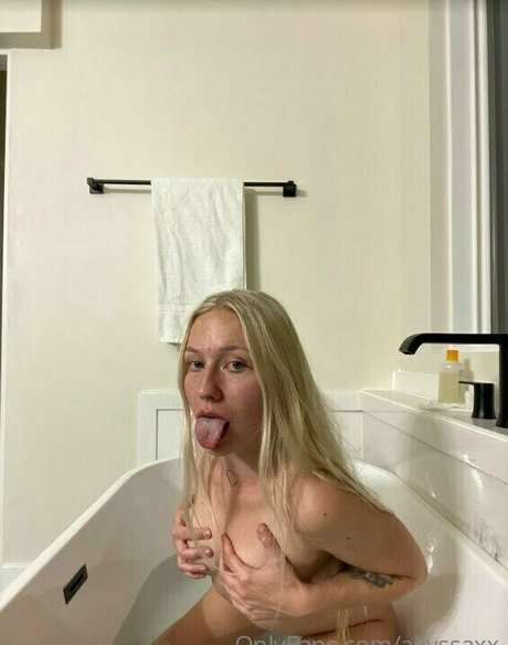 allyssaxx 最高のポルノスター 写真
