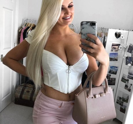 Zandra May 美しいモデル 写真