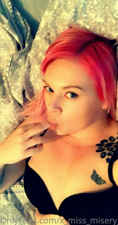 x miss misery x top profile image