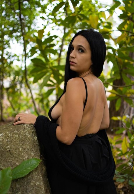 naughty wife life HD女優 写真