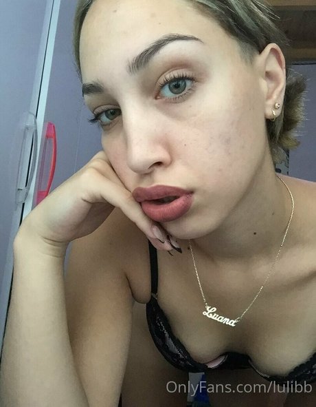 lulibb 美しいモデル 写真