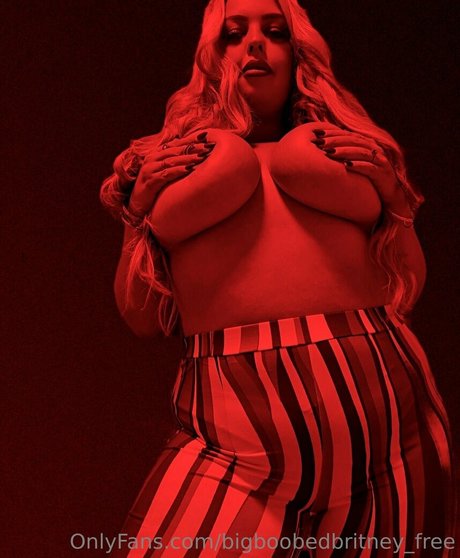 bigboobedbritneyvip ヌードモデル 写真