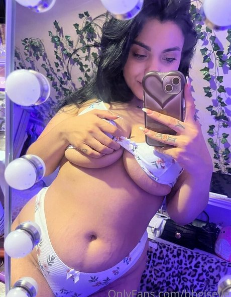 bbgiselle ポルノモデル 写真