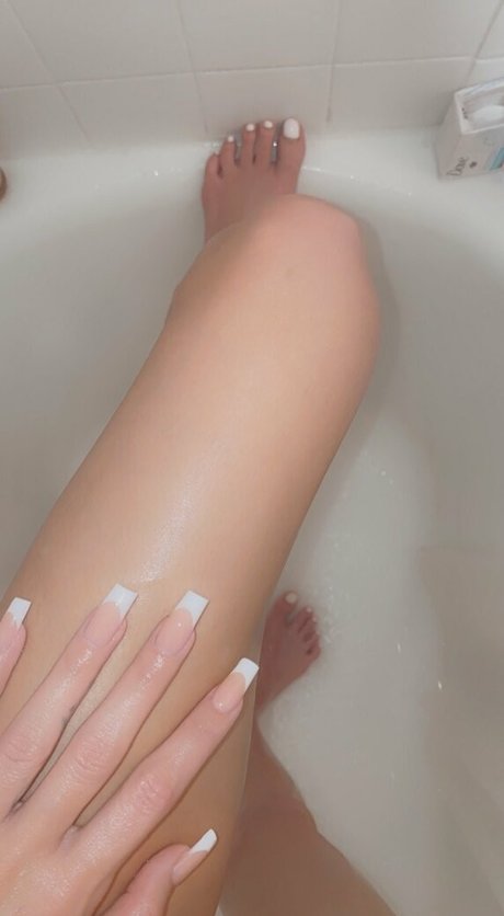 neesababyy 裸のスター 画像
