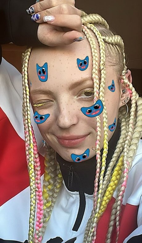 Romanowwa アダルトスター 画像