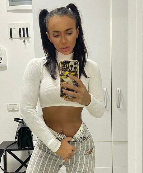 Jessica Sirbu スター ヌード 写真