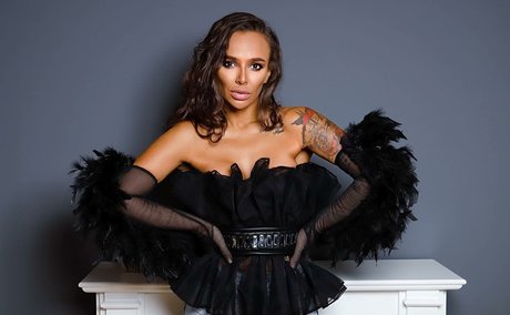 Jessica Sirbu ホットなポルノスター 画像