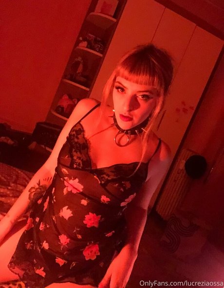 lucreziaossa エロティックモデル 写真