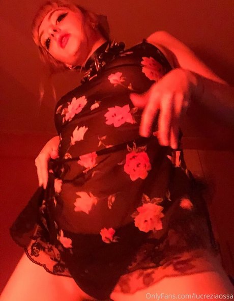 lucreziaossa 美しいスター 写真