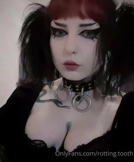 rotting tooth ポルノスター 美しい 写真