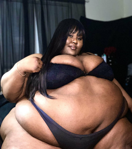 ssbbwerotika ヌードスター 画像
