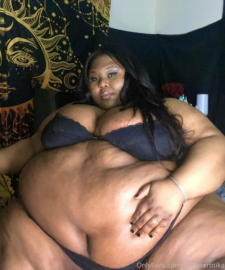 ssbbwerotika ポルノスター ヌード 写真