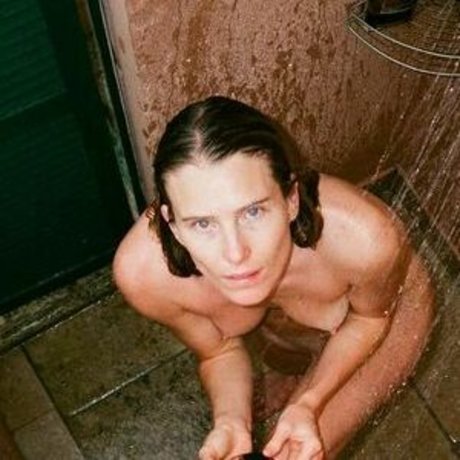 Dree Hemingway アートスター アーカイブ
