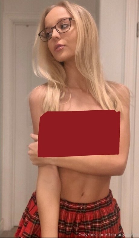 アンバー・オンリーファンズ ポルノグラフィック 画像