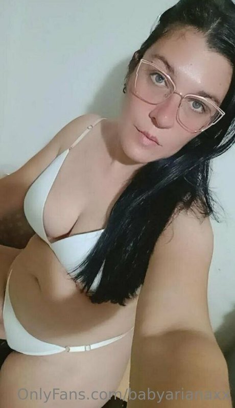 babyarianaxx ヌードスター 写真
