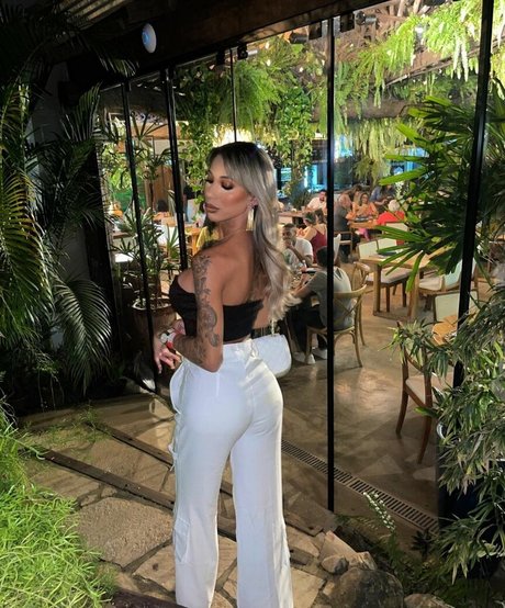 Karollayne Arruda 独占女優 写真