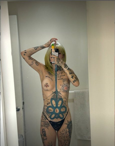 Coco Blake かわいいモデル 写真