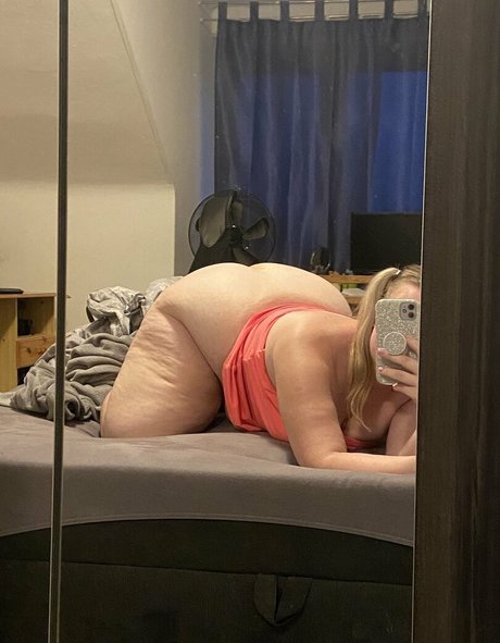 bootyassgirl ホットなモデル 写真