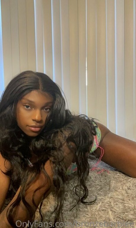 bronzebarbiee 最高の女優 画像