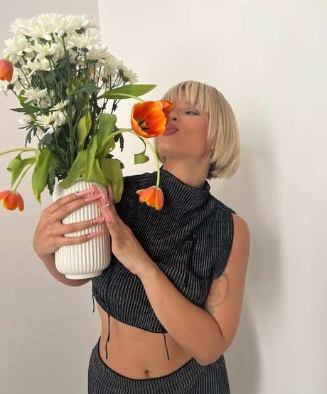 Nathy Peluso アダルト女優 画像