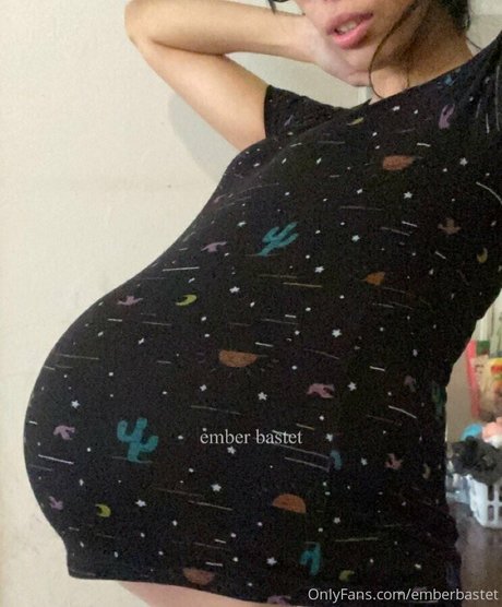 emberbastet アート女優 写真