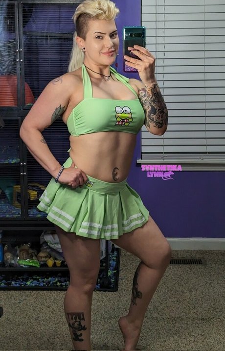 Synthetika Lynn エロティックなスター 写真